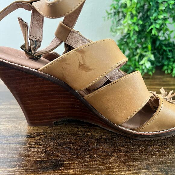 Tommy Bahama Palrinna Wedge Sandals 10 Leather Tan Open Toe Tasseled Ankle Heels - Picture 12 of 12